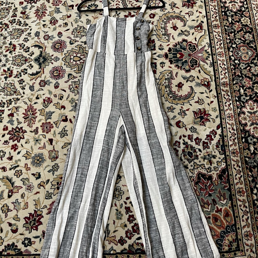 Super cute brand new romper!